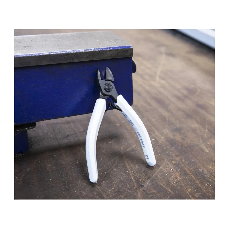 Facom Professional Micro-Tech® Series Flush Cable Cutter Side Cutter 125mm Length 10.5mm Jaw Width 2mm Cutting 405.12MT