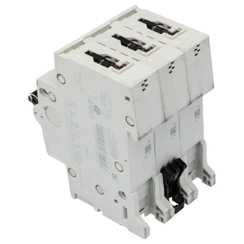 ABB System Pro M Compact S200M Miniature Circuit Breaker, 3-Pole, 8A, Type C, 400V AC, 12V DC, 10 2CDS273001R0084 S203M-C8