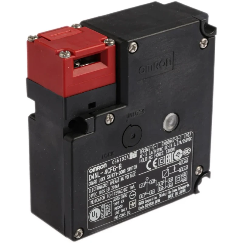 Omron Solenoid Interlock Switch with Power to Lock Function, 24V DC, IP67, Plastic Housing, 2 NC Contacts D4NL