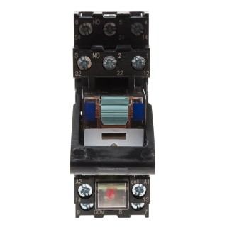 Siemens LZS Series Coupling Relay Plug-in 24V DC Coil 3PDT LZS:PT3A5L24
