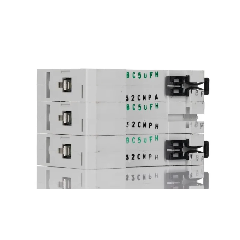 Moeller xEffect Miniature Circuit Breaker, 3-Pole, 32A, Type C Tripping, 400V ac, 6kA Breaking Capacity 239151 FAZ6-C32/3