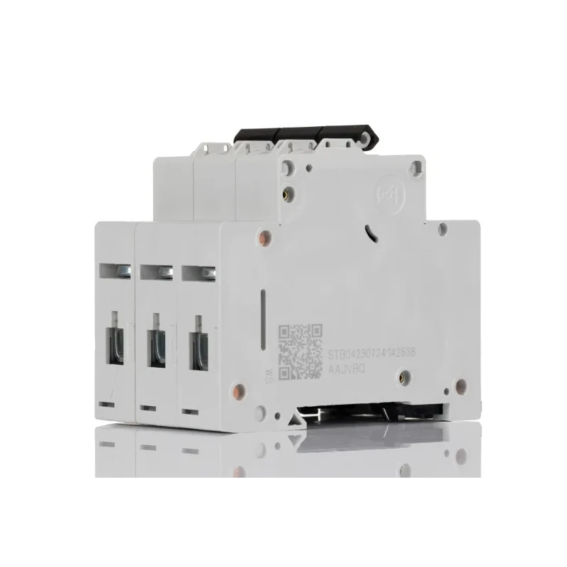 Moeller xEffect Miniature Circuit Breaker, 3-Pole, 32A, Type C Tripping, 400V ac, 6kA Breaking Capacity 239151 FAZ6-C32/3