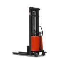 semi-electric-stacker-5896