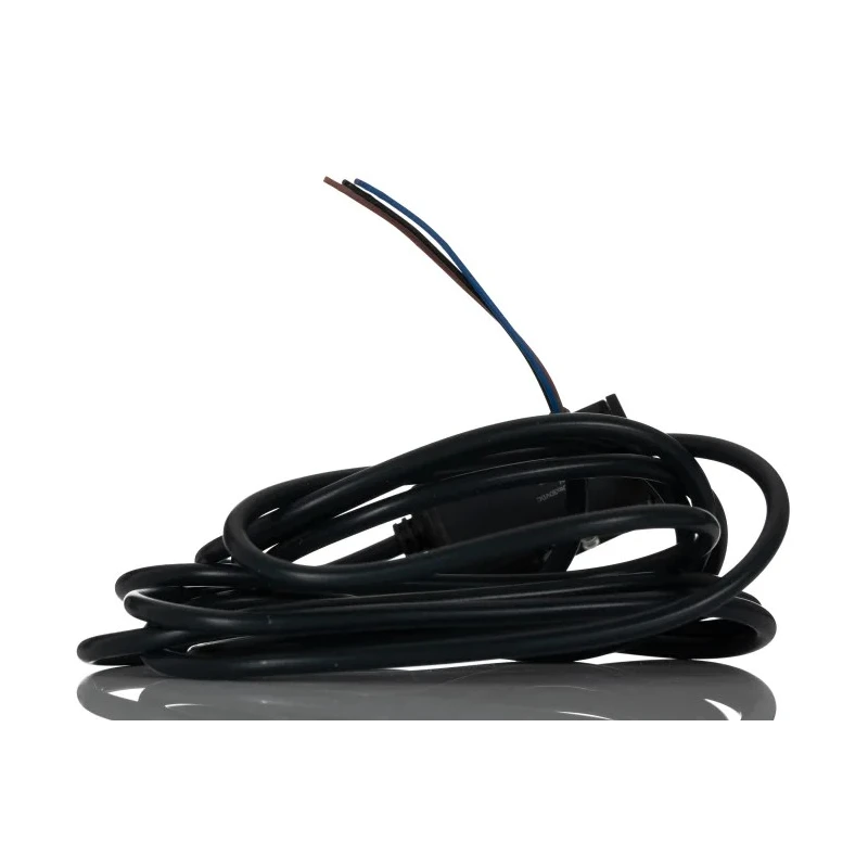 Omron Retroreflective Photoelectric Sensor, Block Style, 100 mm to 2 m Detection Range, PNP Output, IP67, Red LED E3S-AR31
