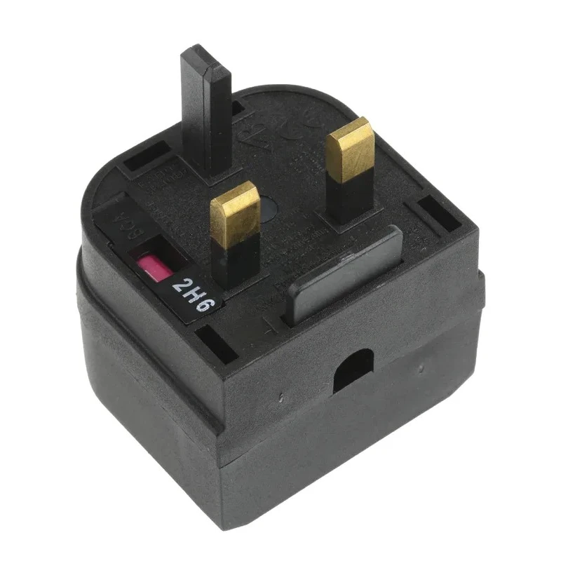 PowerConnections Mains Connector Converter Europe to UK 230V 2.5A BCA-BK-3A
