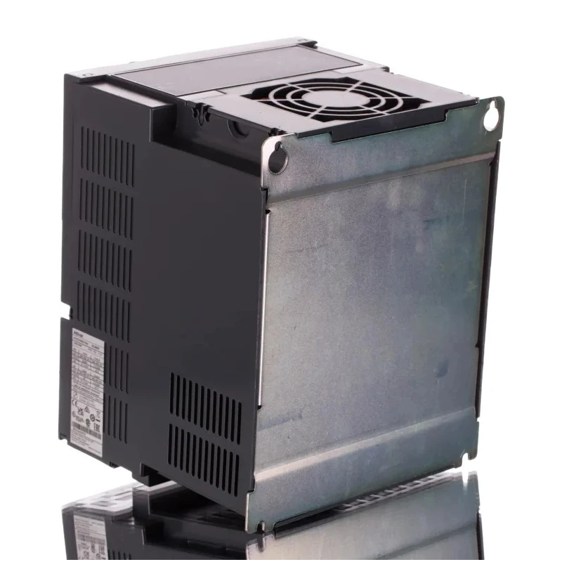 Schneider Electric Inverter Drive 11 kW 3 Phase ATV 212HD11N4 Series 400V AC 22.5A ATV212HD11N4