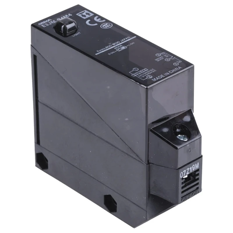 Omron Retroreflective Photoelectric Sensor Block Style Relay Output 4 m Detection Range IP66 E3JM-R4M4