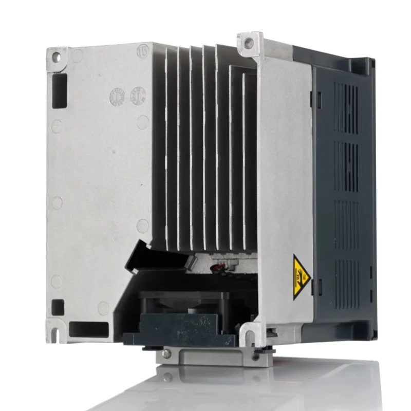 Schneider Electric Inverter Drive 4 kW 3 Phase Panel Mount Variable Speed Asynchronous Motor ATV212HU40N4