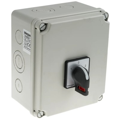 RS PRO 2-Pole Panel Isolator Switch, IP65, 32A, 37 kW, Panel Mount, Screw Terminal IP65
