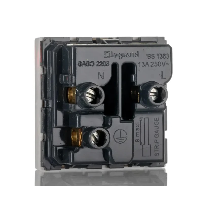 Weidmüller Industrial Grade Outdoor 13A 250V Polycarbonate Panel Mount 1 Gang Plug Socket Type G 1450770000