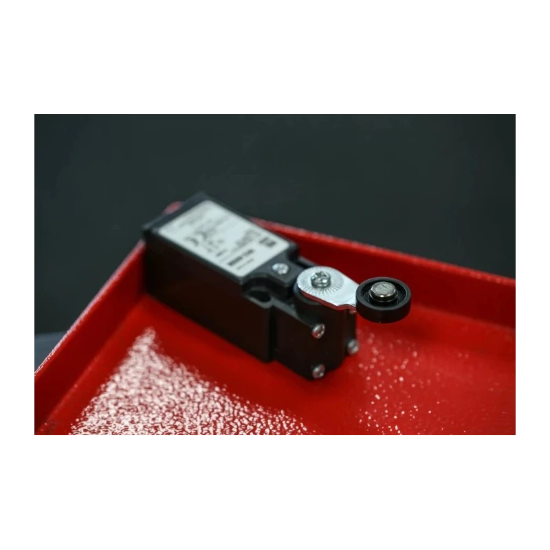 RS PRO Roller Lever Limit Switch, 1 NO/1 NC, IP65, Fibreglass Reinforced Thermoplastic Housing, 400V AC, 10A IP65