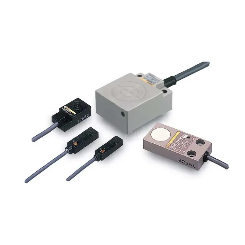 Omron Block Inductive Proximity Sensor M3 Thread Size 24V DC 5mm Detection TL-W5E1