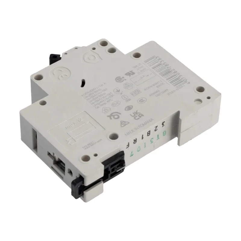 Siemens xEffect Miniature Circuit Breaker 1-Pole 32A Type B 240V AC 48V DC 10 kA Breaking Capacity 278538 FAZ-B32/1