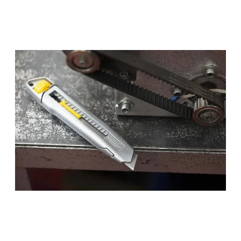 Stanley Professional Safety Knife with Snap-Off Retractable 18mm Blade 0-10-018