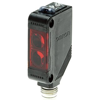 Omron Diffuse Photoelectric Sensor, Block Sensor, 120 mm Detection Range, PNP Output, IP67, IO-Link Interface E3Z-L86-IL3