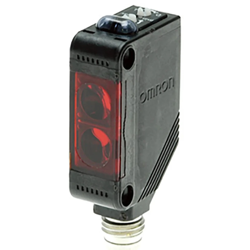 Omron Diffuse Photoelectric Sensor, Block Sensor, 120 mm Detection Range, PNP Output, IP67, IO-Link Interface E3Z-L86-IL3