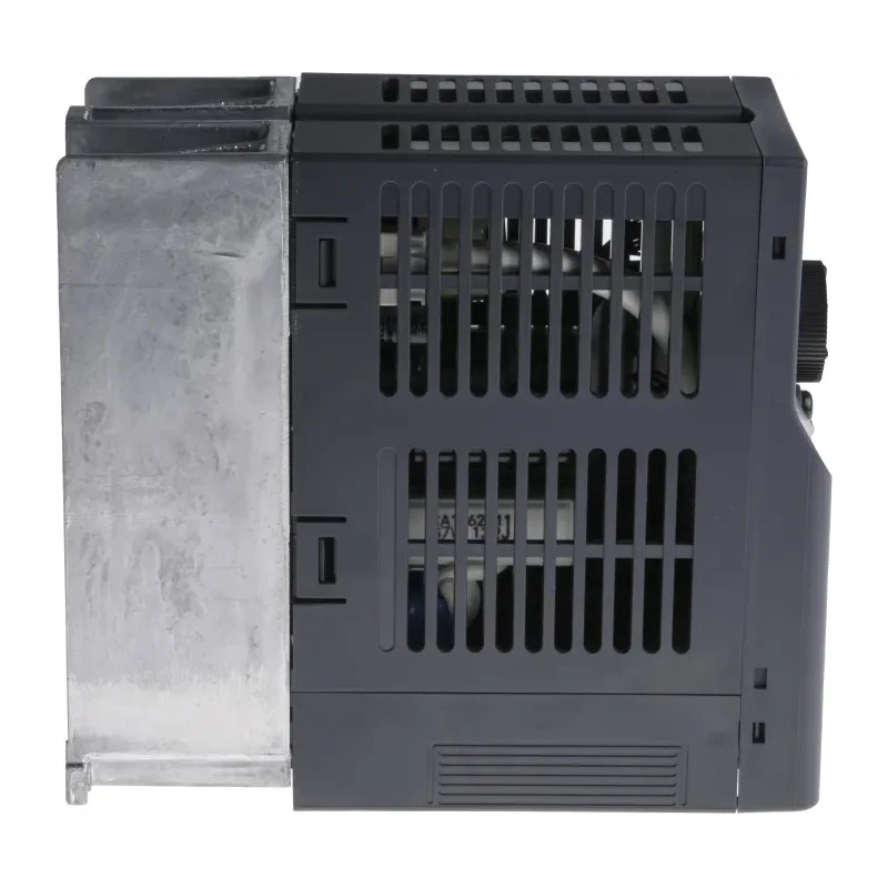 Mitsubishi Electric 400 W 1 Phase Wall Mount Variable Frequency Vector Control Inverter Drive FR-D720S-025SC-EC
