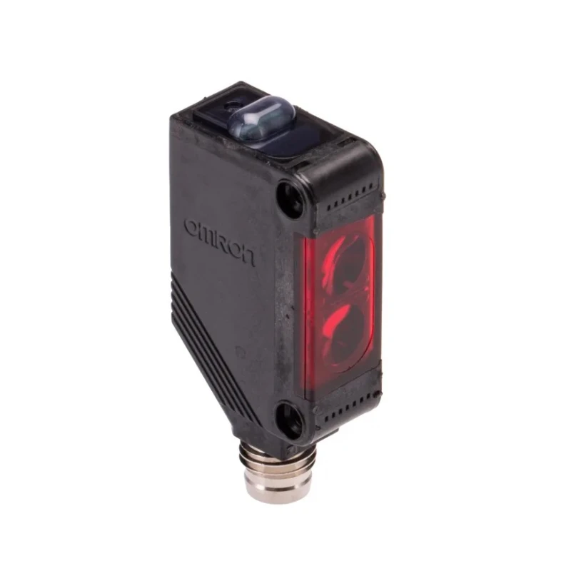 Omron Retroreflective Photoelectric Sensor 4 m Detection Range PNP Output IP67 IP69K E3Z-R86H
