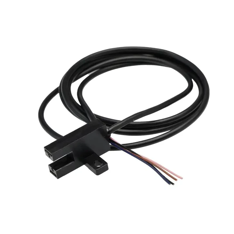 Omron Through Beam Photoelectric Sensor, Slot Type, 5 mm Detection Range, PNP Output, 24V DC, EE-SX672P-WR 1M