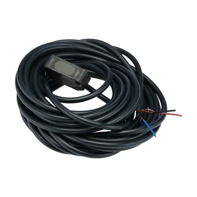 Omron Diffuse Photoelectric Sensor Compact Sensor 1 m Detection Range NPN Output IP67 E3Z-D62 5M