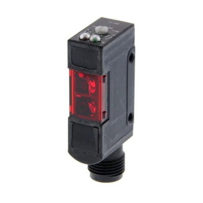 Omron Diffuse Photoelectric Sensor Block Style 700 mm Detection Range PNP Output IP67 E3S-AD87