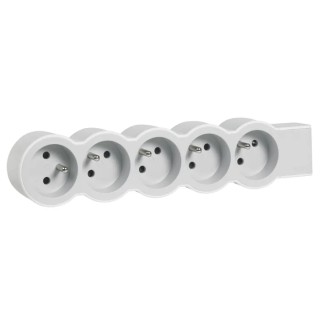 Legrand 5 Socket Type E Extension Lead 16 A 3680 W Impact Resistant IK04 50 Hz Model 049498