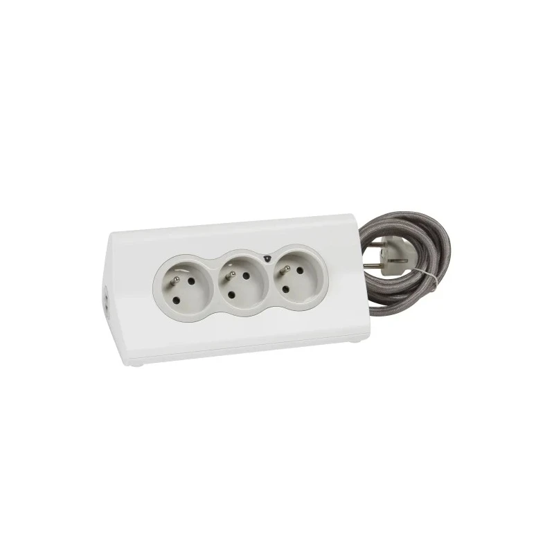 Legrand Extension Lead 1.5 m Cable Length 3 Socket Type E 16A Circuit Breaker 050410