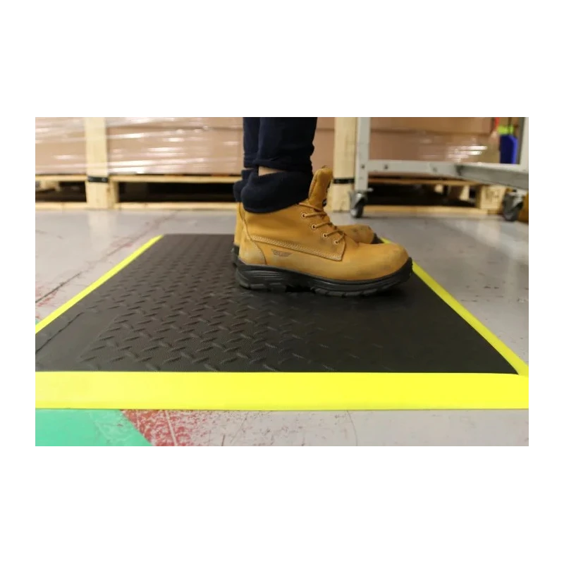 Coba Europe Individual COBAelite Diamond Anti-Fatigue Mat 600mm x 900mm x 18mm Black Yellow SED010701