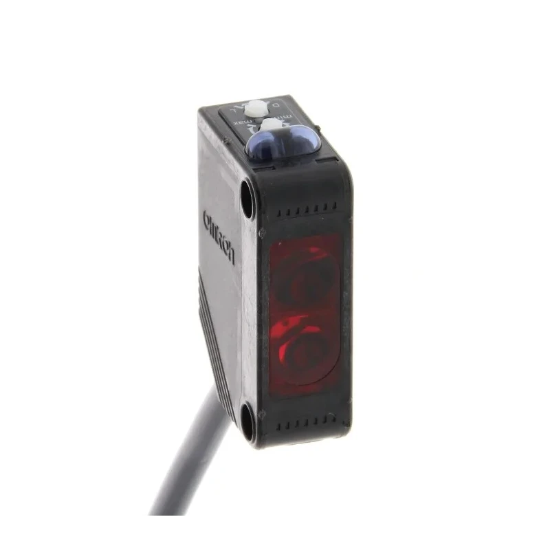Omron Diffuse Reflective Photoelectric Sensor Block Style 90 mm Detection Range NPN Output IP67 E3Z-L61 2M