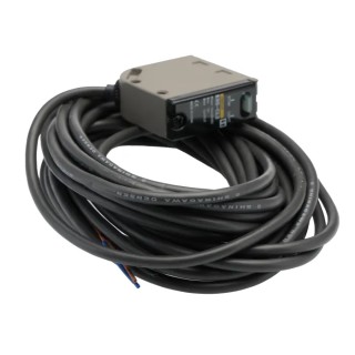 Omron Background Suppression Photoelectric Sensor Block Style 5 to 200 mm Detection Range NPN/PNP Output E3S-CL2 5M