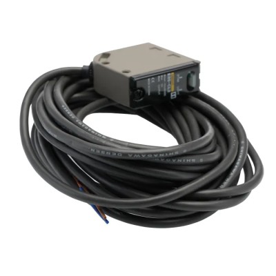 Omron Background Suppression Photoelectric Sensor Block Style 5 to 200 mm Detection Range NPN/PNP Output E3S-CL2 5M
