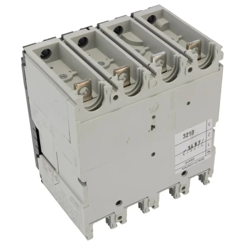 ABB Molded Case Circuit Breaker 4-Pole 160A 690V AC 85kA Breaking Capacity Fixed Mount XT2S