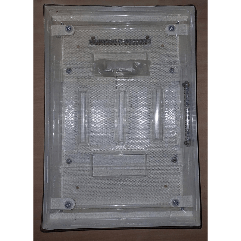 selvo-4-way-tpn-double-door-distribution-board-gseltpn11039-56631-2