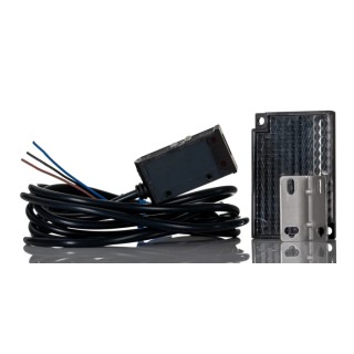 Omron Retroreflective Photoelectric Sensor Block Sensor 100 mm to 2 m Detection Range NPN Output IP67 E3S-AR11