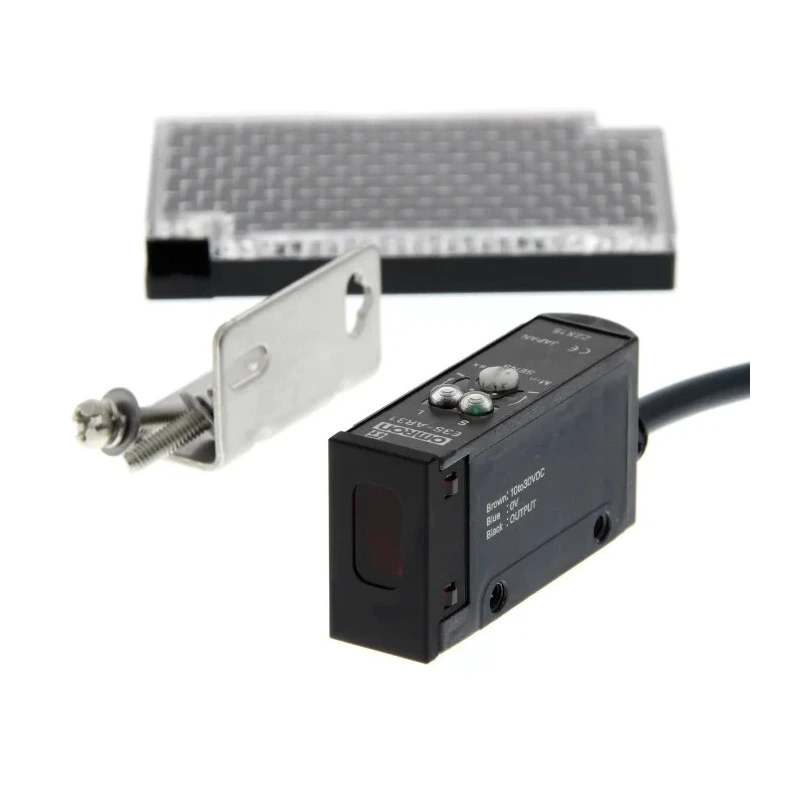 Omron Retroreflective Photoelectric Sensor Block Sensor 100 mm to 2 m Detection Range NPN Output IP67 E3S-AR11