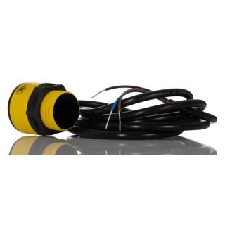 Banner Diffuse Photoelectric Sensor, Barrel Style, 400 mm Detection Range, Relay Output, IP69K, Model T30AW3FF400