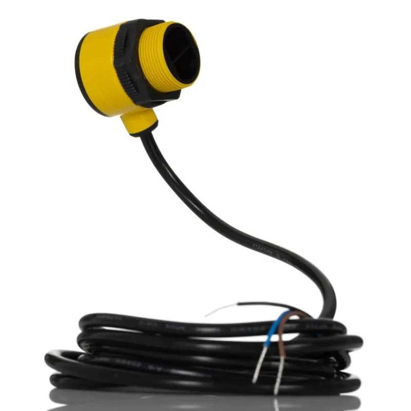 Banner Diffuse Photoelectric Sensor, Barrel Style, 400 mm Detection Range, Relay Output, IP69K, Model T30AW3FF400