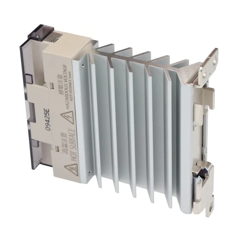 Omron Solid State Relay 15 A Load, DIN Rail Mount, 528 V AC Load, 12-24 V DC Control G3PE