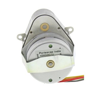 McLennan Servo Supplies Permanent Magnet Stepper Motor 5V, 0.54Nm Torque, 7.5° Step Angle, 4mm Shaft P542-M481U-G06L82