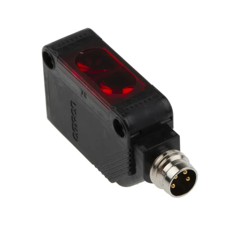 Omron Retroreflective Photoelectric Sensor Block Sensor 100 mm to 4 m Detection Range PNP Output IP67 Rated E3Z-R86