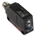 Omron Retroreflective Photoelectric Sensor Block Sensor 100 mm to 4 m Detection Range PNP Output IP67 Rated E3Z-R86