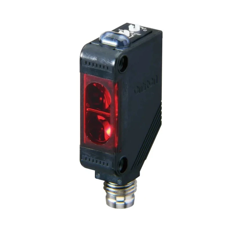 Omron Retroreflective Photoelectric Sensor Block Sensor 100 mm to 4 m Detection Range PNP Output IP67 Rated E3Z-R86