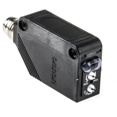 Omron Diffuse Photoelectric Sensor, Block Style, PNP Output, 1 m Detection Range, IP69K Protection E3Z-D87