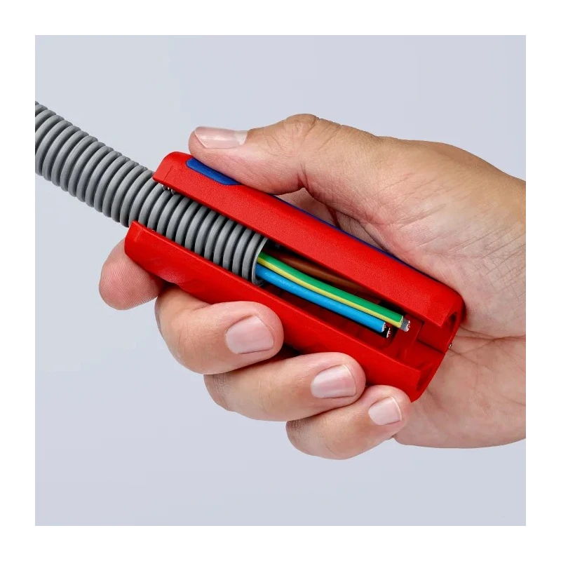 Knipex TwistCut® Manual Pipe Cutter Plastic Cutting Capacity 13 To 32 mm 90 22 01 SB