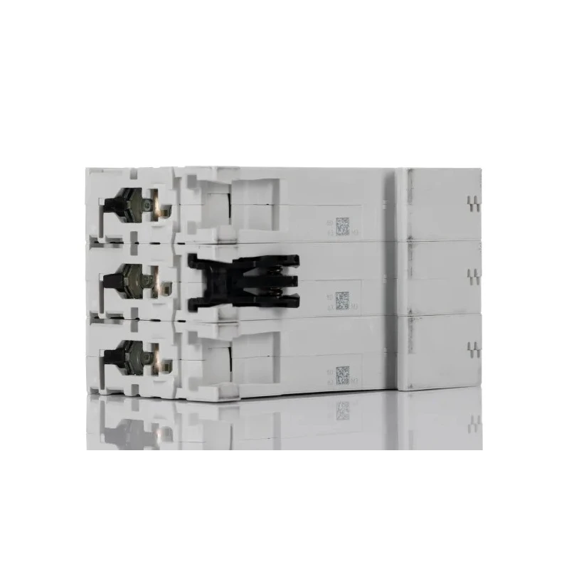 ABB System Pro M Compact S200 Miniature Circuit Breaker 3-Pole 63A Type D 440V AC 12V DC 6kA 2CDS253001R0631 S203-D63