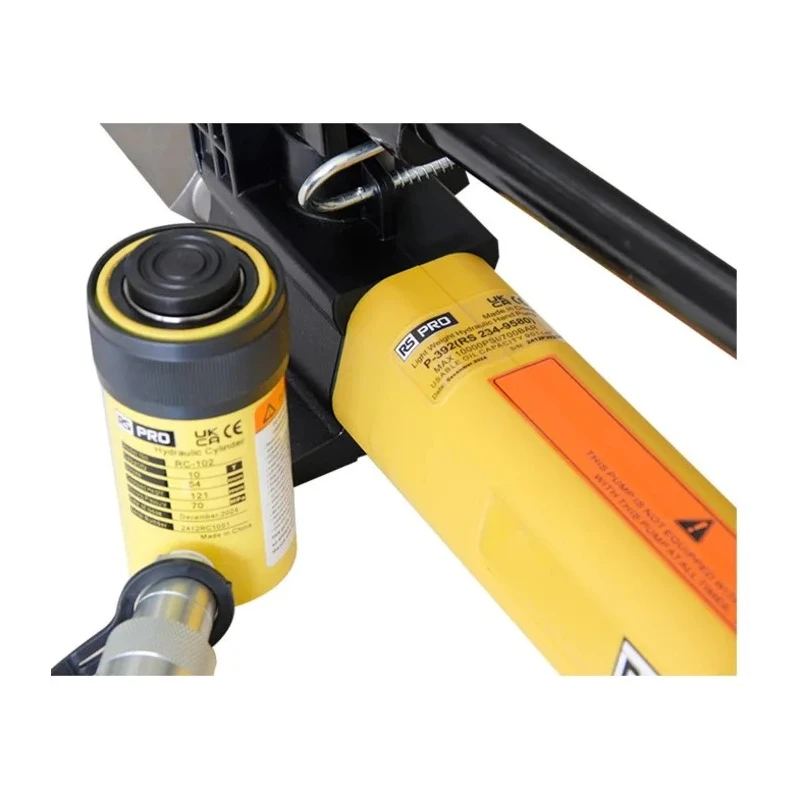 RS Pro Hydraulic Hand Pump 0.901 L Usable Oil Capacity, 25.4 mm Cylinder Stroke, 700 bar Maximum Operating Pressure 234-9582