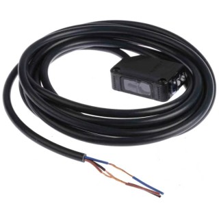 Omron Retroreflective Photoelectric Sensor Block Sensor, Detection Range 200 to 15 m, PNP Output, IP67 Rated E3Z-LR81 2M
