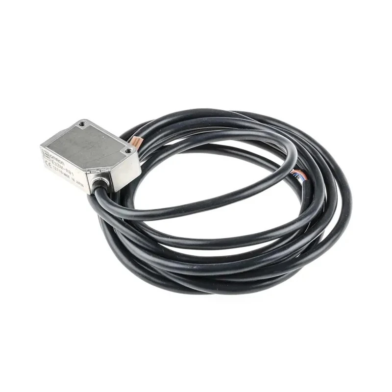 Omron Retroreflective Photoelectric Sensor, Block Style, Detection Range 100 mm to 4 m, PNP Output, IP69K Rated E3ZM-R81 2M