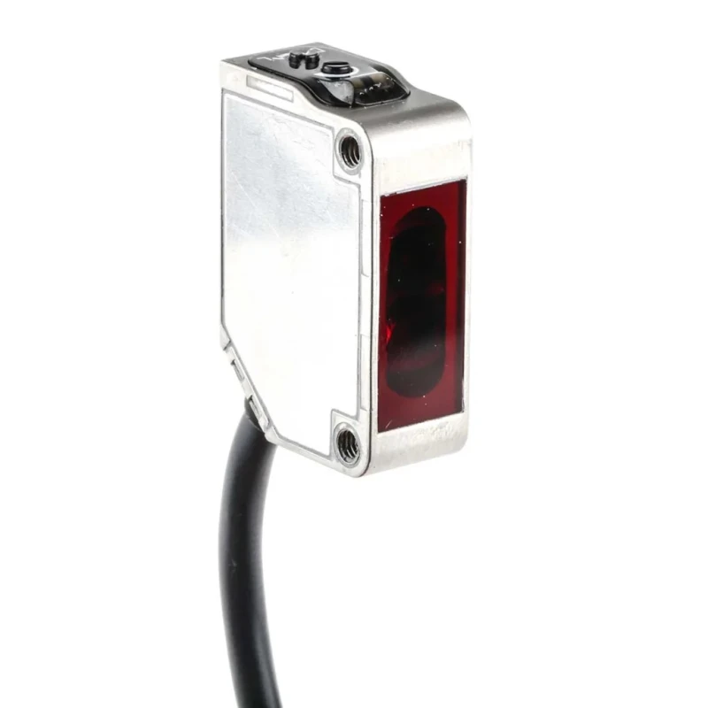 Omron Retroreflective Photoelectric Sensor, Block Style, Detection Range 100 mm to 4 m, PNP Output, IP69K Rated E3ZM-R81 2M