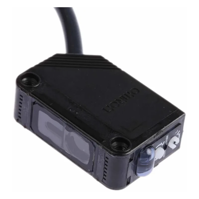 Omron Retroreflective Photoelectric Sensor Block Sensor, Detection Range 200 to 15 m, PNP Output, IP67 Rated E3Z-LR81 2M
